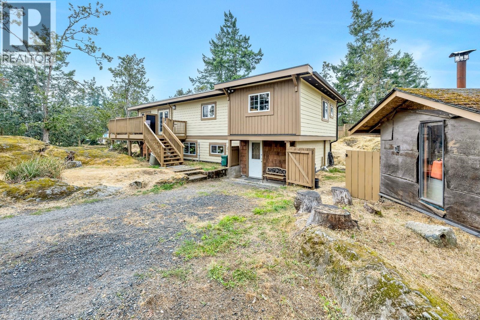 Photo 34 of 2586 Rainville Rd, Langford BC