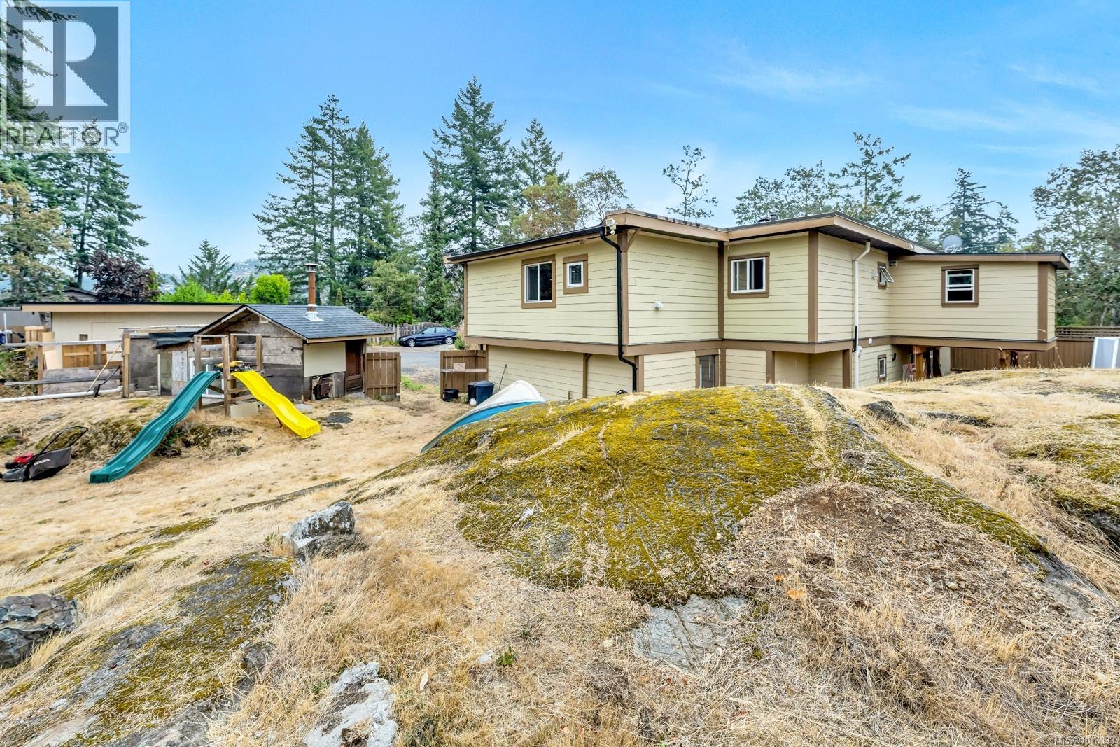 Photo 36 of 2586 Rainville Rd, Langford BC