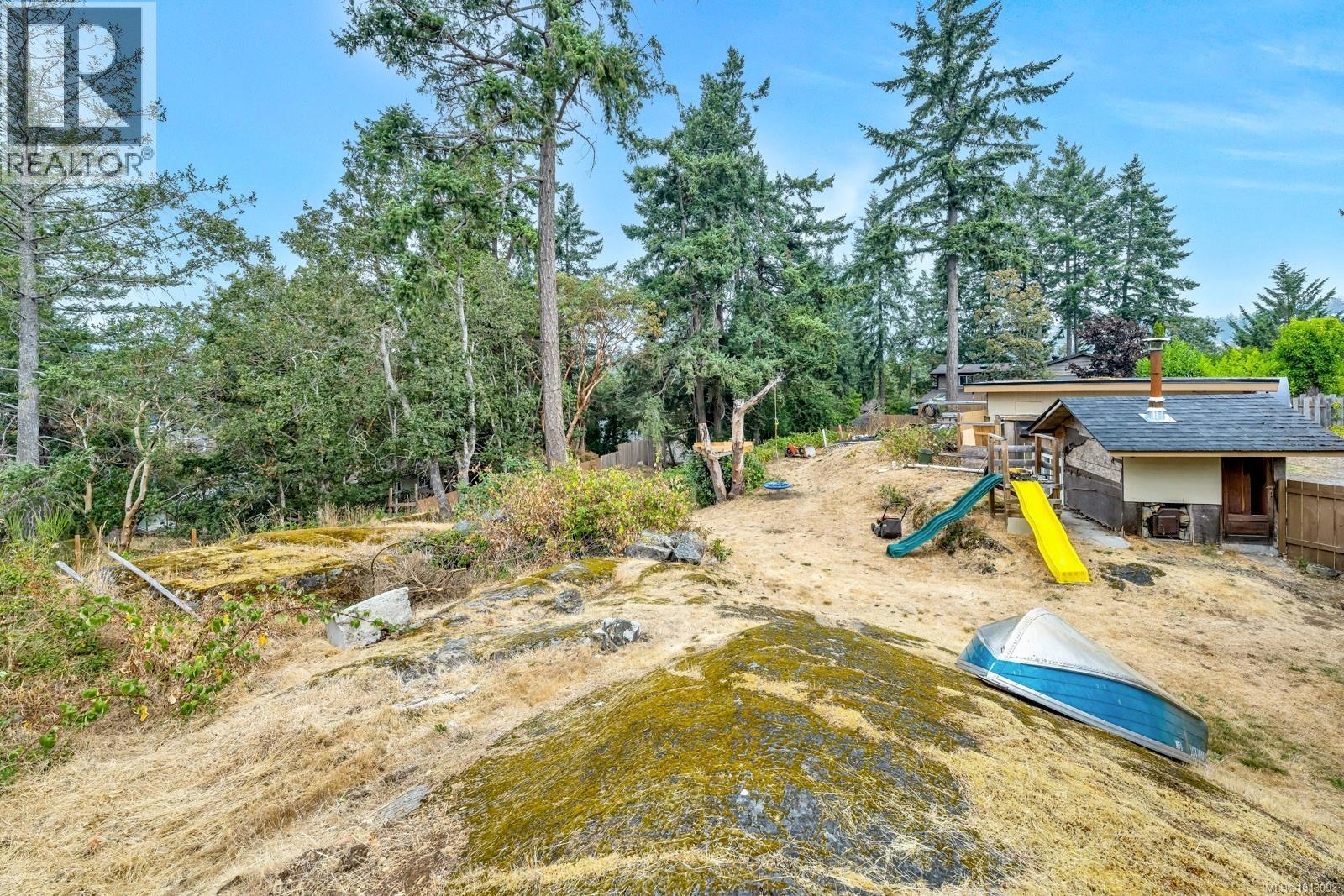Photo 38 of 2586 Rainville Rd, Langford BC