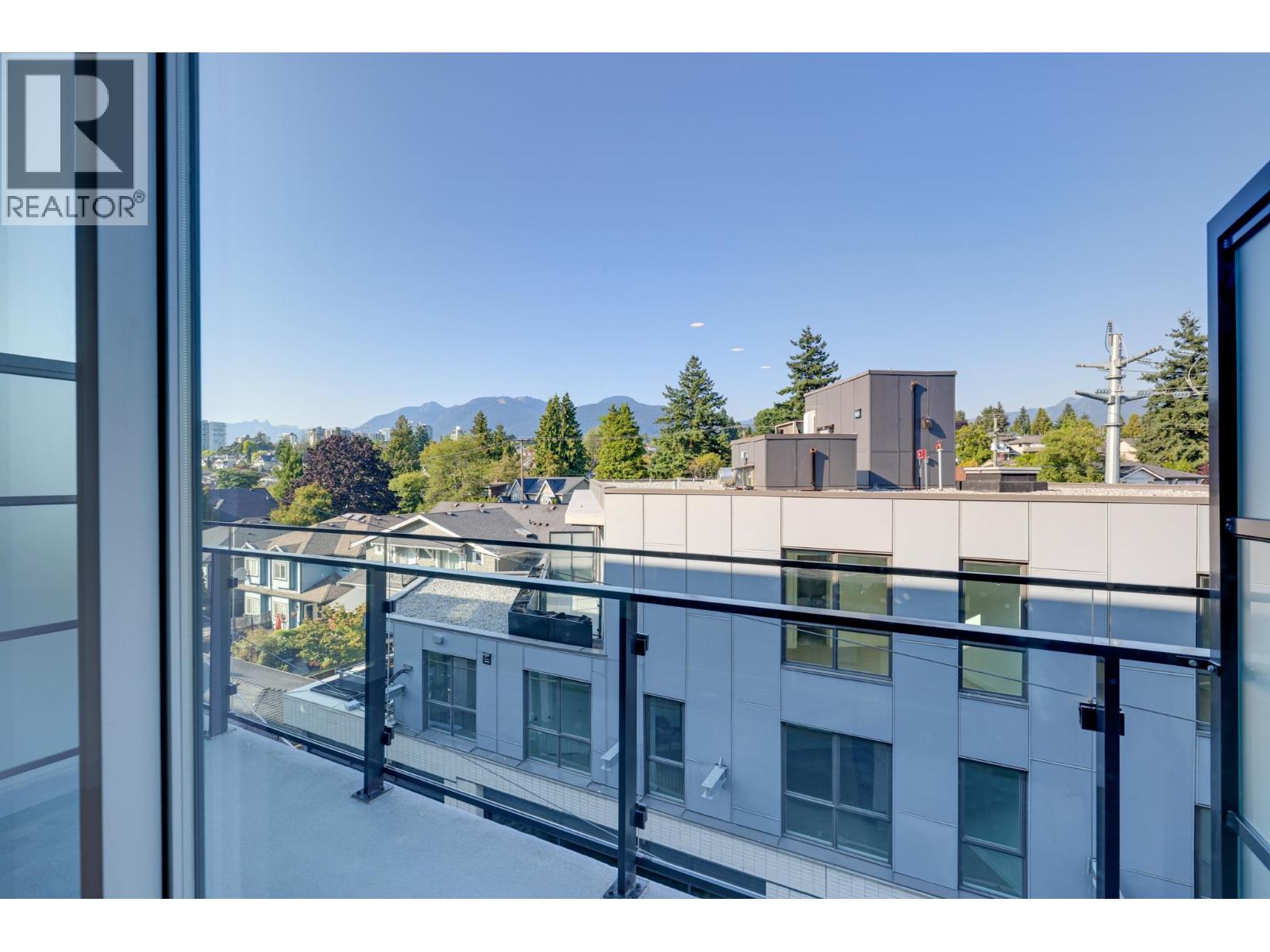 Photo 15 of 564 422 E 3rd Street, North Vancouver BC