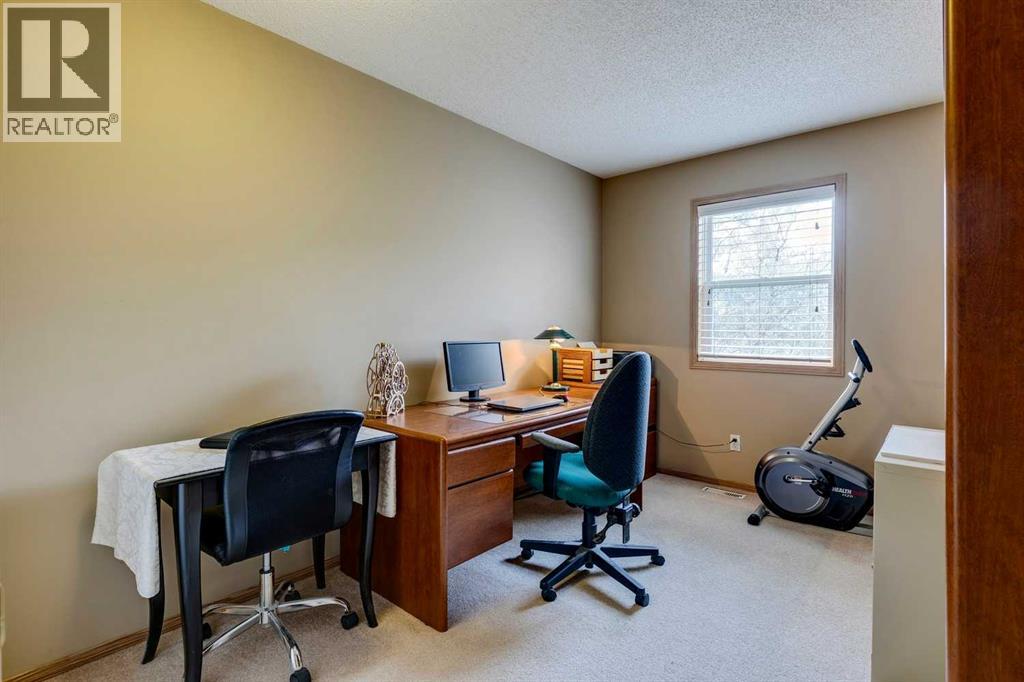 Photo 20 of 139 Country Hills Villas Nw, Calgary AB