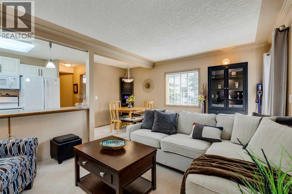 Photo 11 of 139 Country Hills Villas Nw, Calgary AB