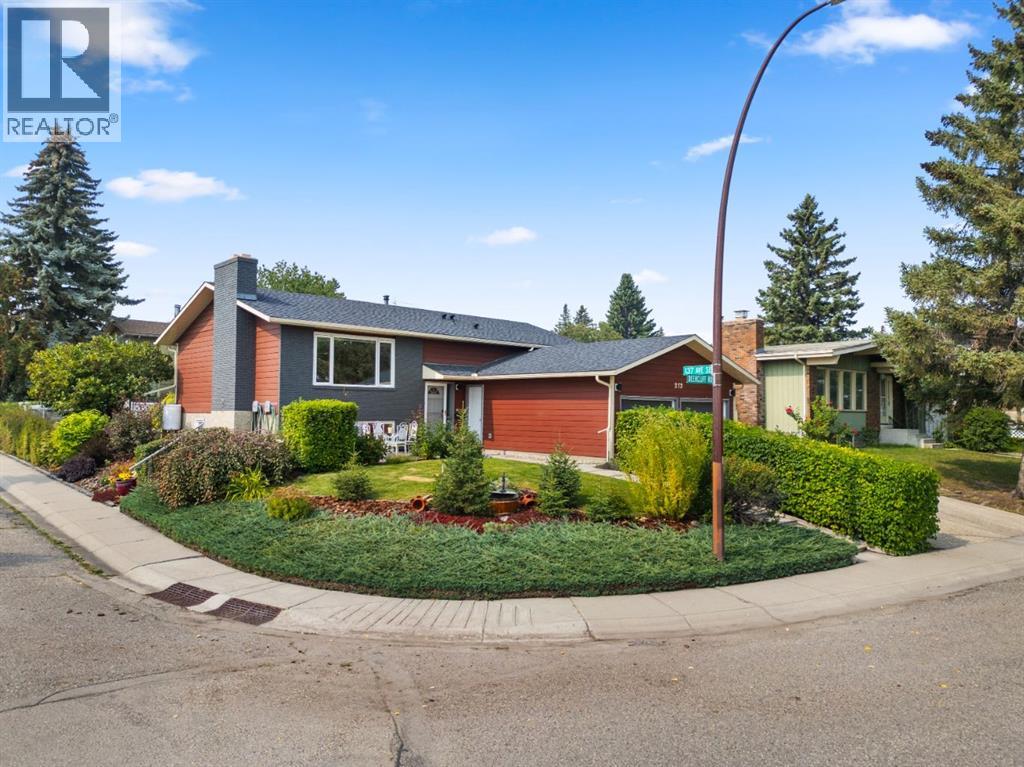 Photo 1 of 272 Deercliff Road Se, Calgary AB