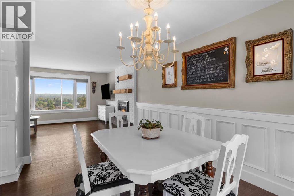 Photo 12 of 272 Deercliff Road Se, Calgary AB