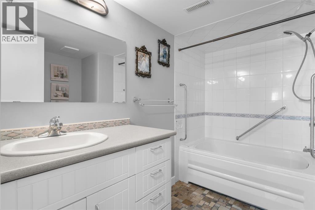 Photo 35 of 272 Deercliff Road Se, Calgary AB