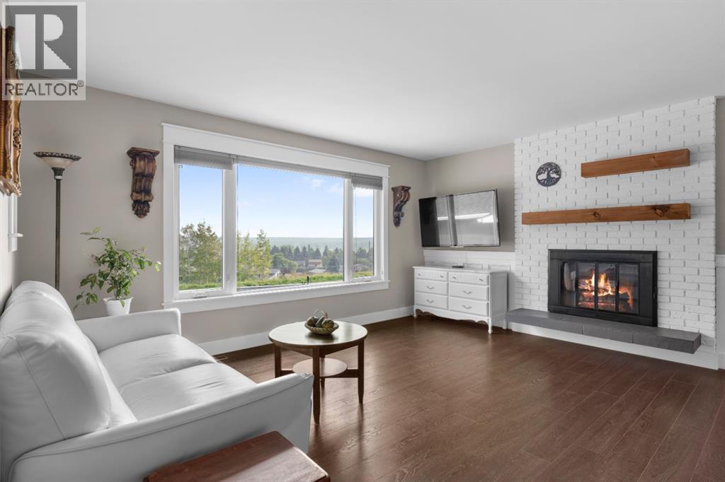 Photo 7 of 272 Deercliff Road Se, Calgary AB