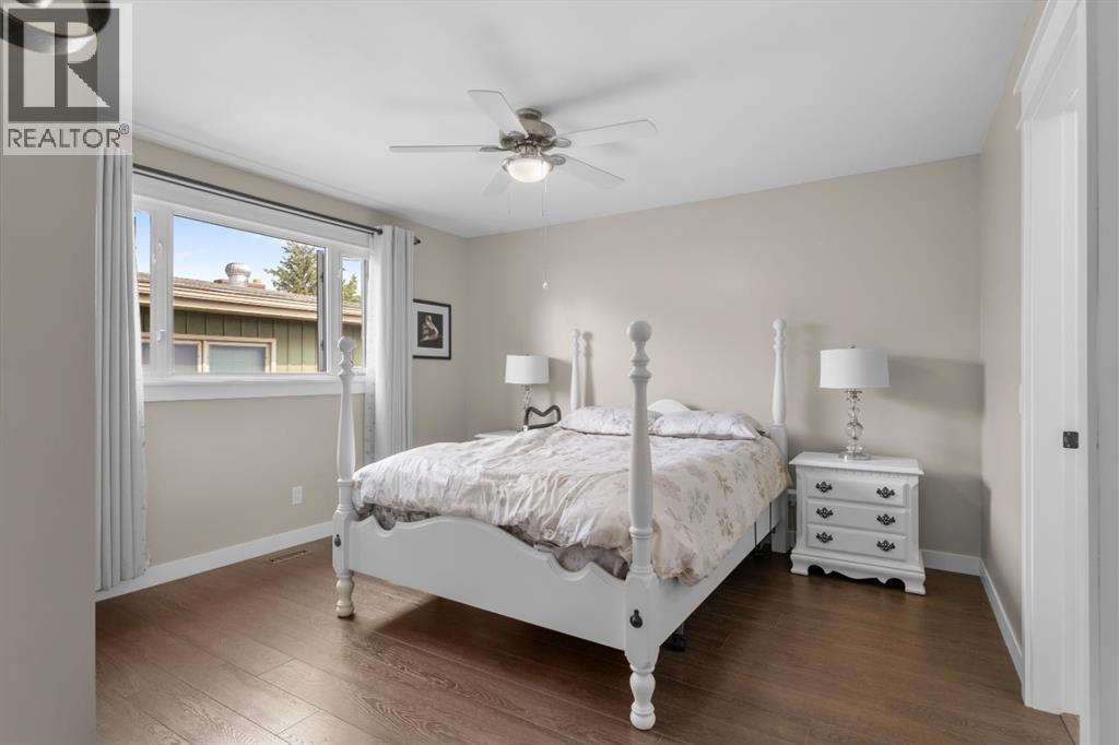 Photo 18 of 272 Deercliff Road Se, Calgary AB