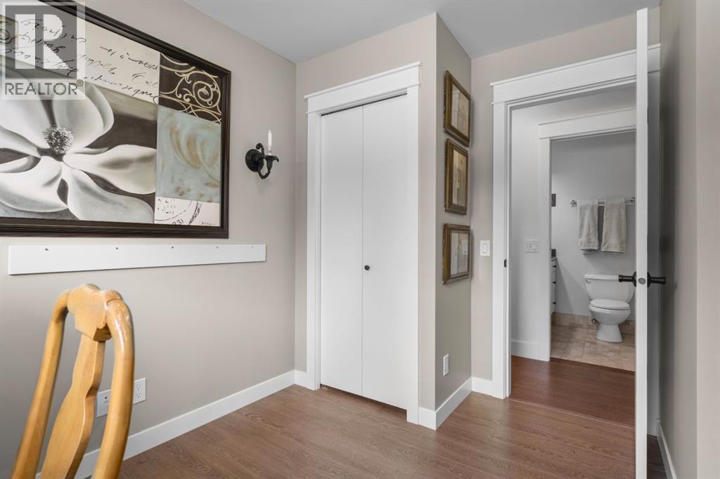 Photo 24 of 272 Deercliff Road Se, Calgary AB