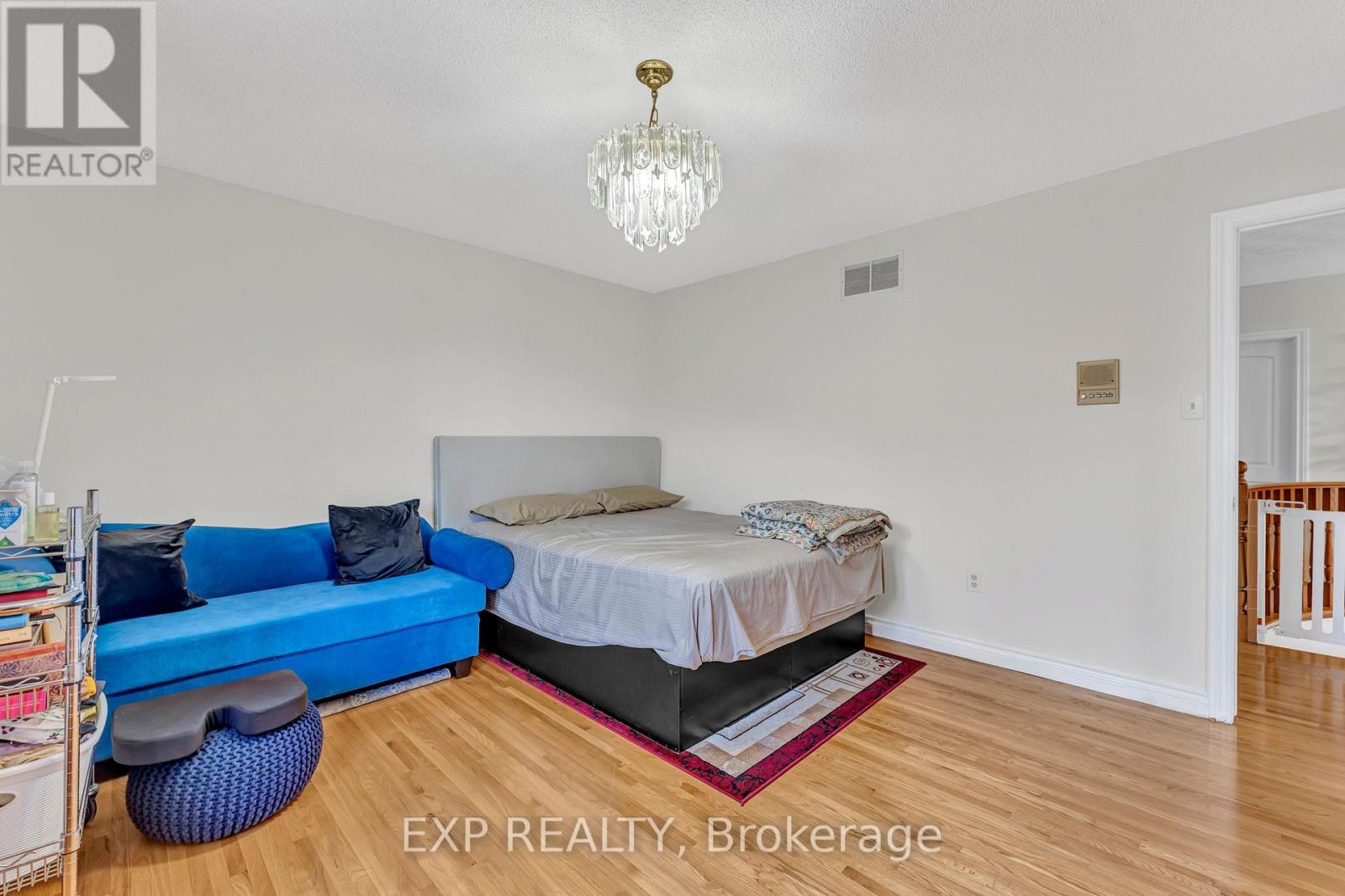 Photo 17 of 2 Glencrest Avenue, Hamilton ON