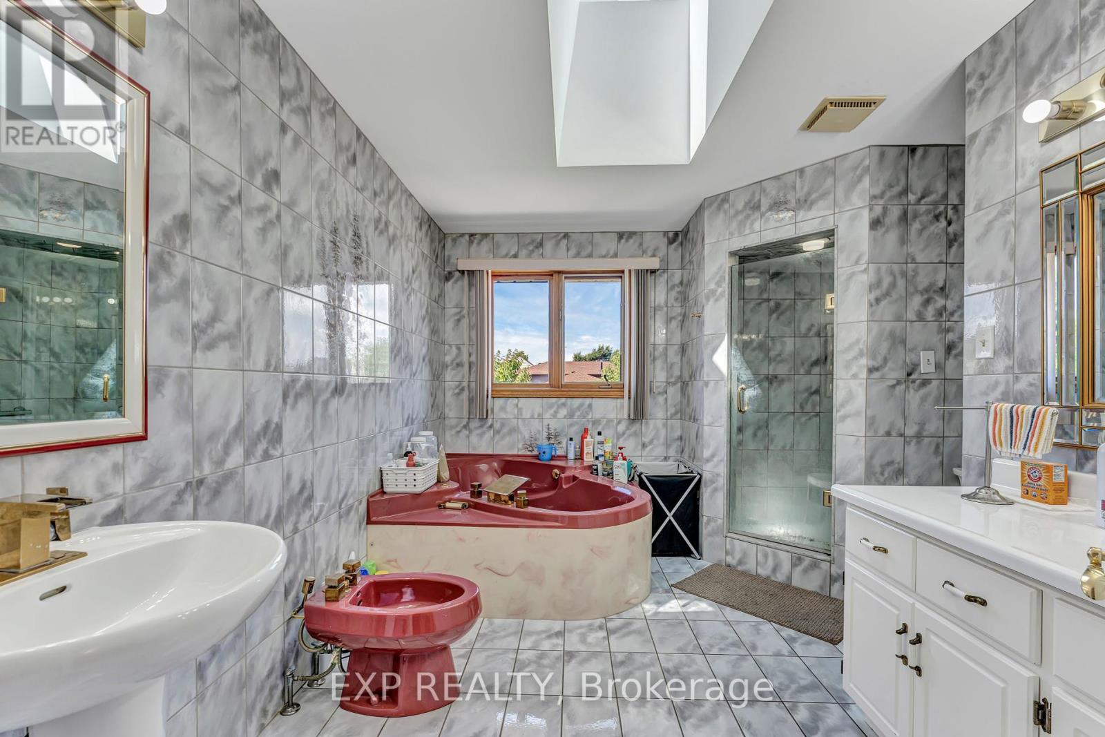 Photo 20 of 2 Glencrest Avenue, Hamilton ON