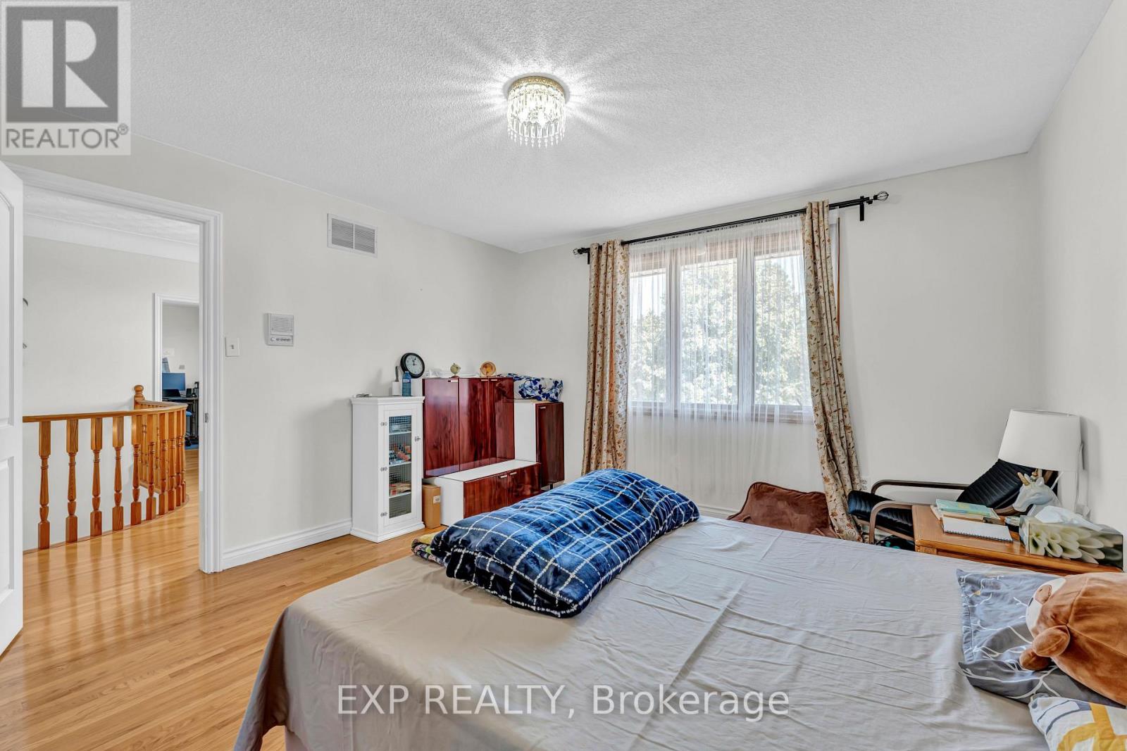 Photo 23 of 2 Glencrest Avenue, Hamilton ON