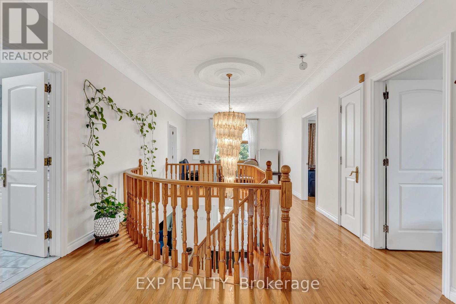 Photo 27 of 2 Glencrest Avenue, Hamilton ON