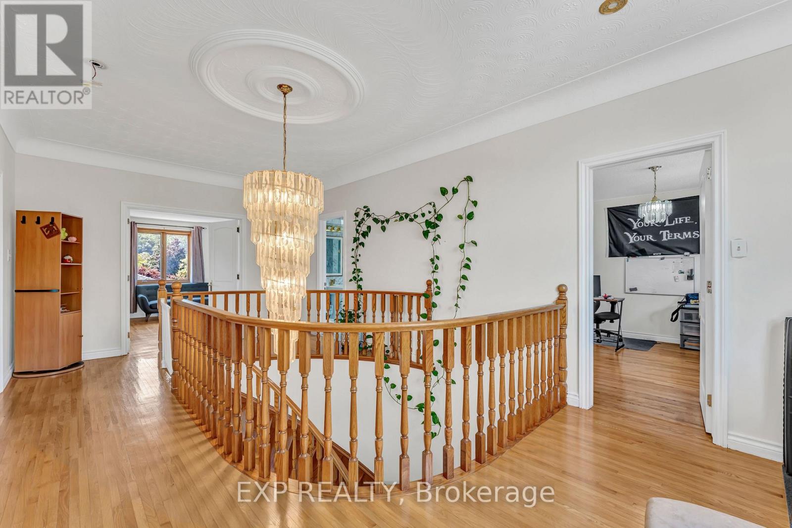 Photo 28 of 2 Glencrest Avenue, Hamilton ON