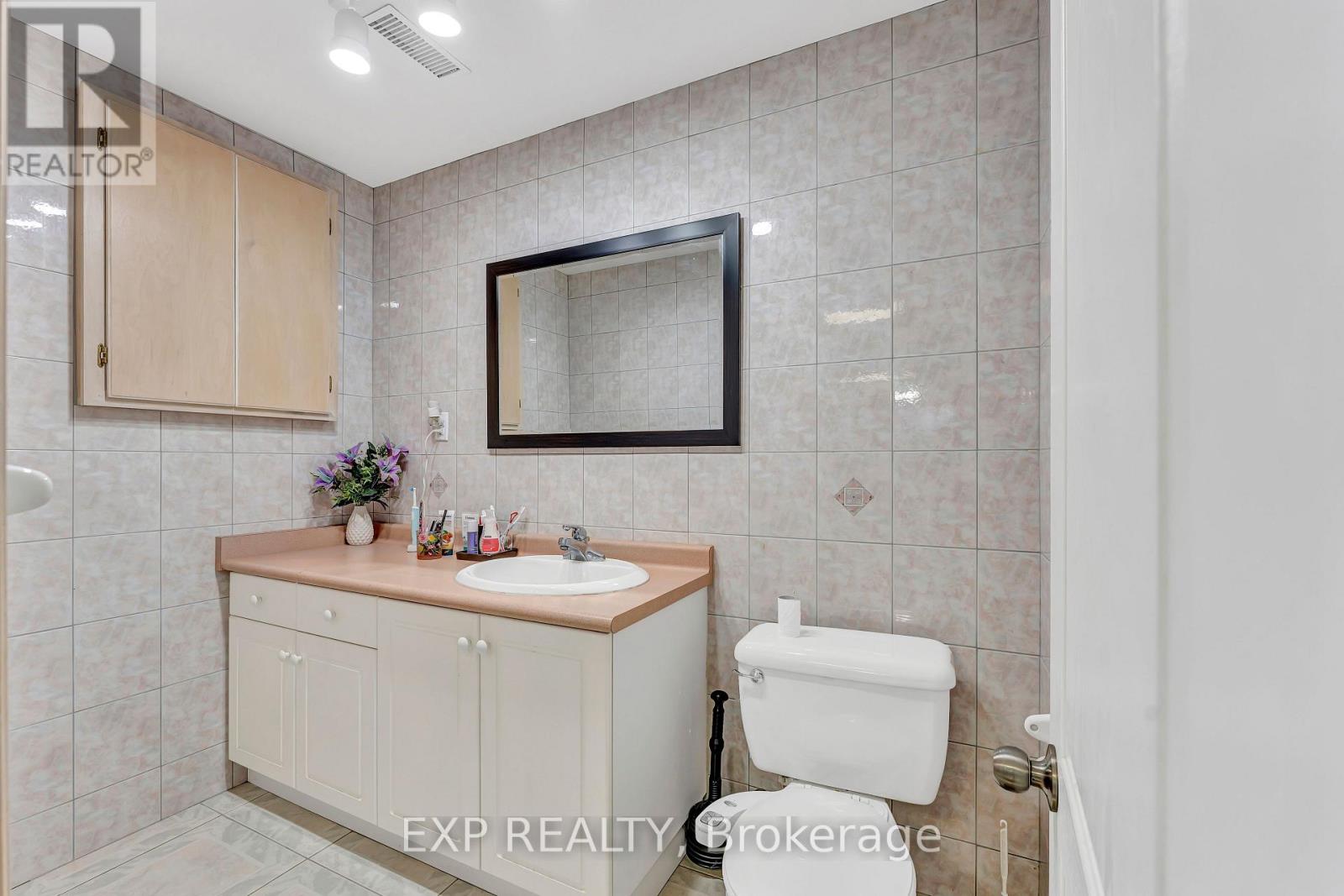 Photo 35 of 2 Glencrest Avenue, Hamilton ON