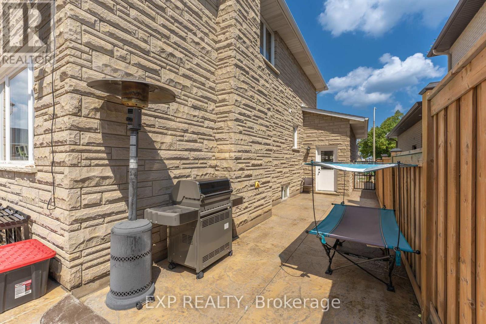 Photo 37 of 2 Glencrest Avenue, Hamilton ON