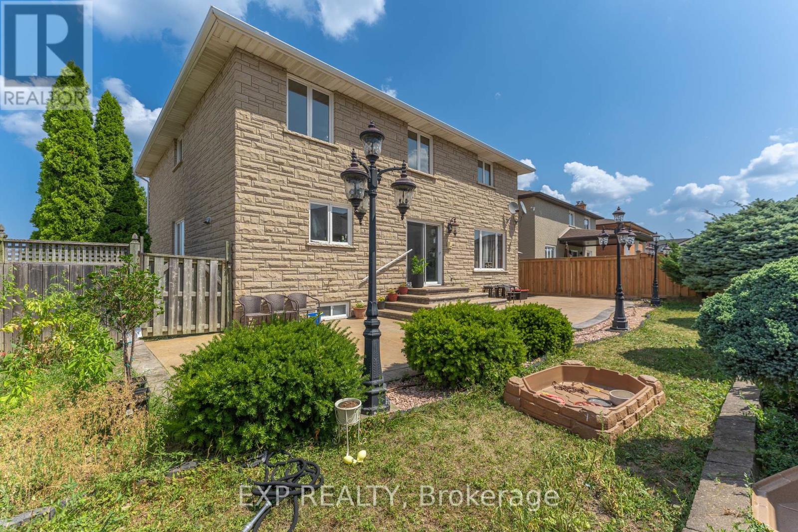 Photo 47 of 2 Glencrest Avenue, Hamilton ON