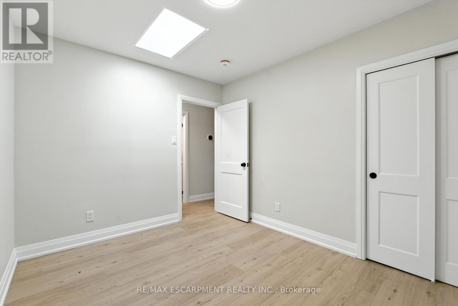 Photo 14 of 929 Upper Ottawa Street, Hamilton ON