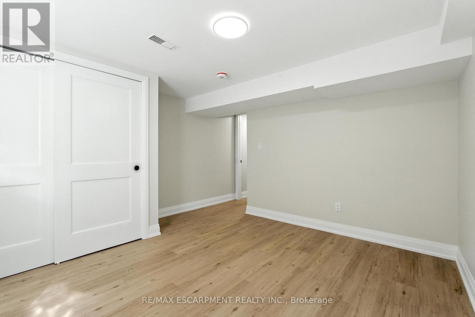 Photo 31 of 929 Upper Ottawa Street, Hamilton ON