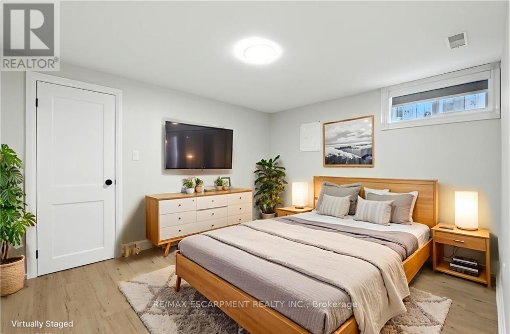 Photo 32 of 929 Upper Ottawa Street, Hamilton ON