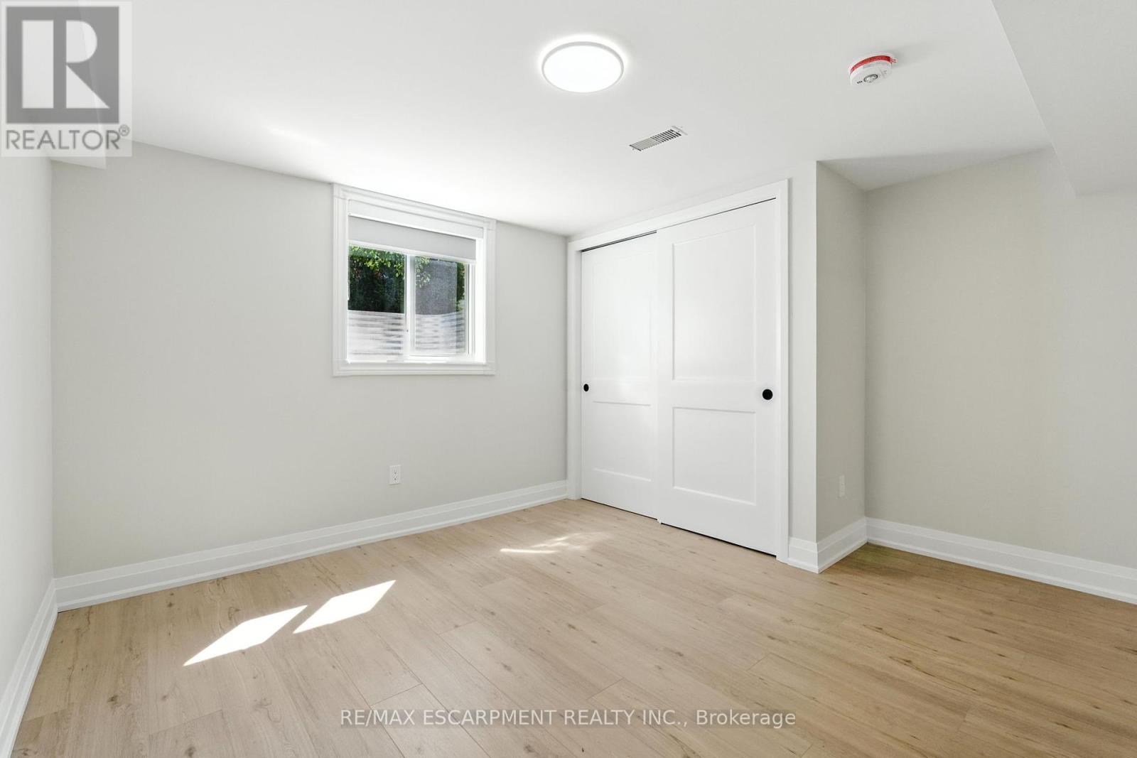 Photo 33 of 929 Upper Ottawa Street, Hamilton ON
