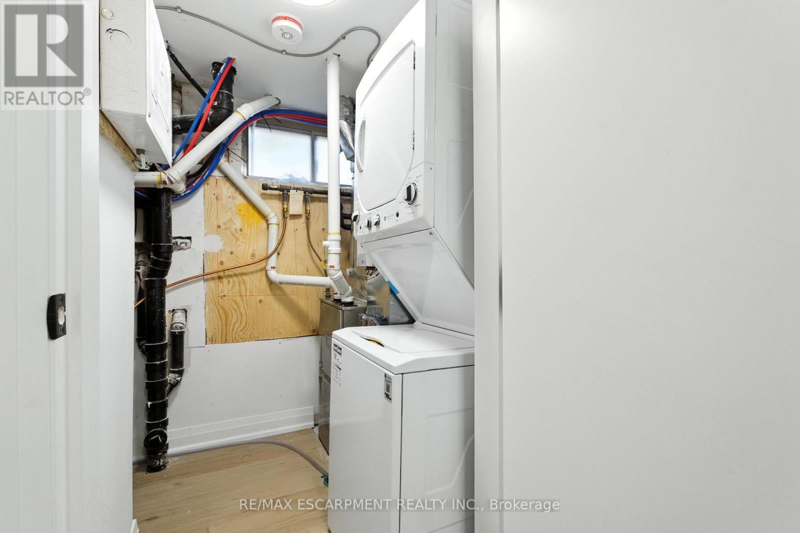 Photo 37 of 929 Upper Ottawa Street, Hamilton ON