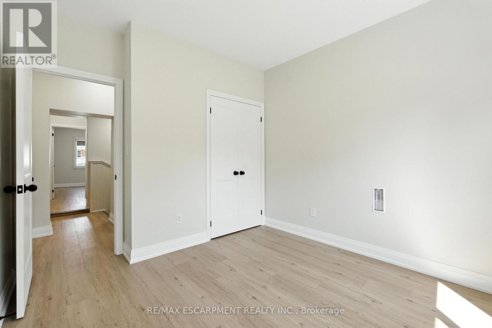 Photo 46 of 929 Upper Ottawa Street, Hamilton ON