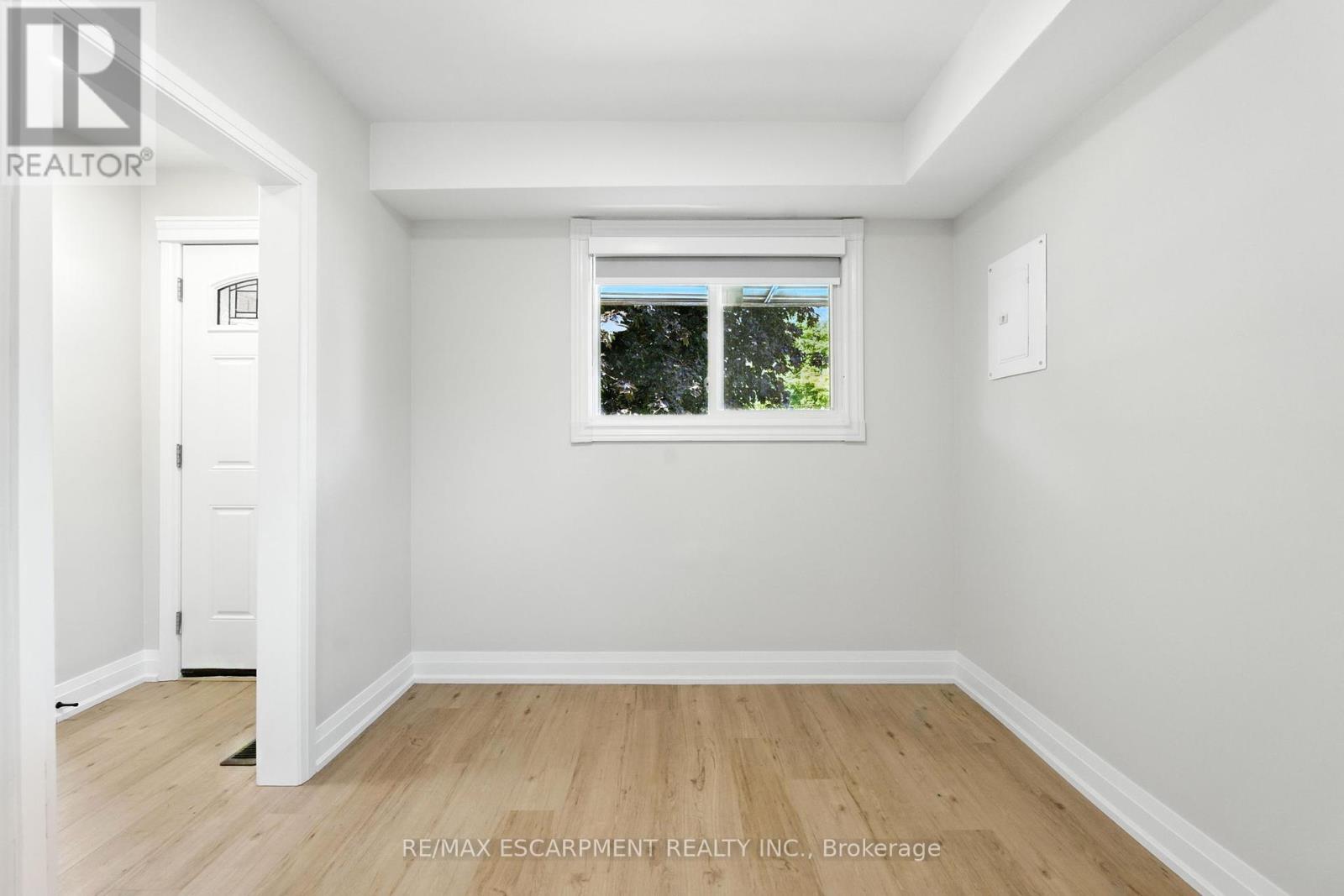 Photo 5 of 929 Upper Ottawa Street, Hamilton ON