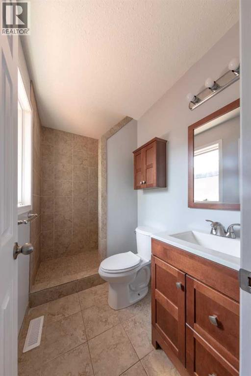 Photo 14 of 5305 26 Street Close, Lloydminster AB