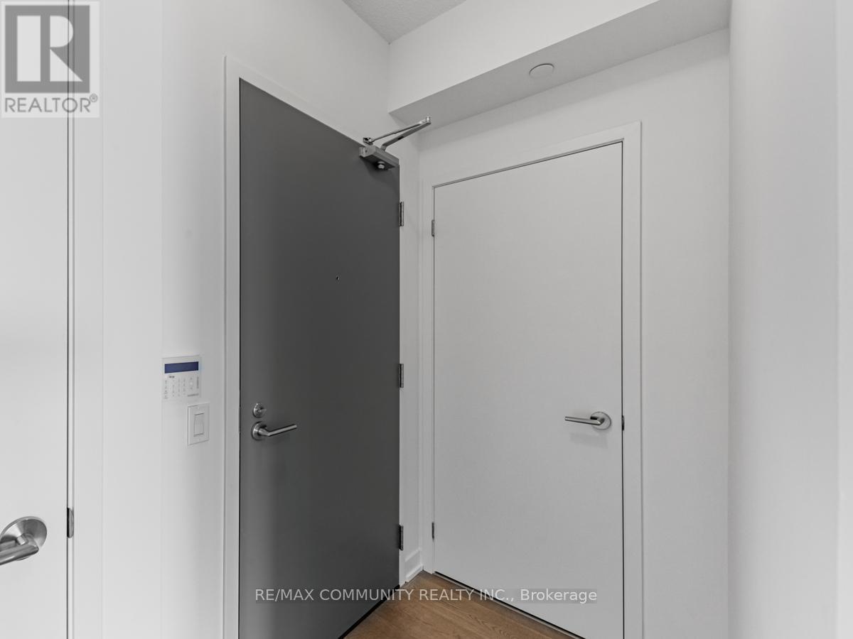 Photo 2 of 3001 50 Oneill Road E, Toronto ON