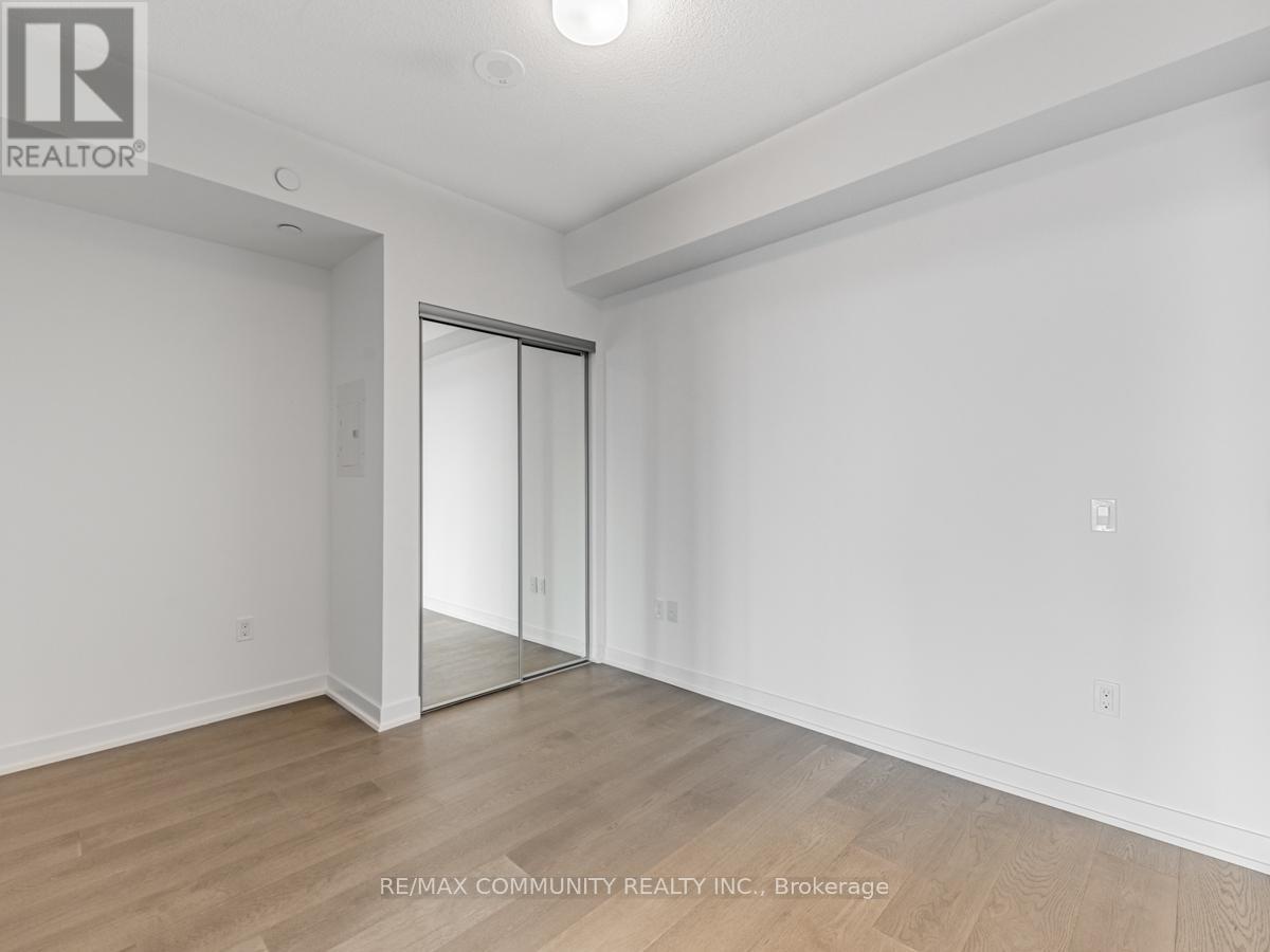 Photo 3 of 3001 50 Oneill Road E, Toronto ON