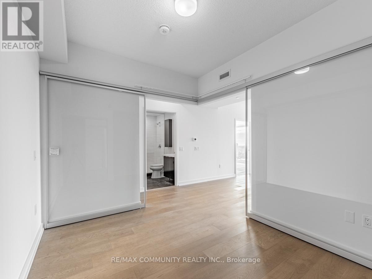 Photo 5 of 3001 50 Oneill Road E, Toronto ON
