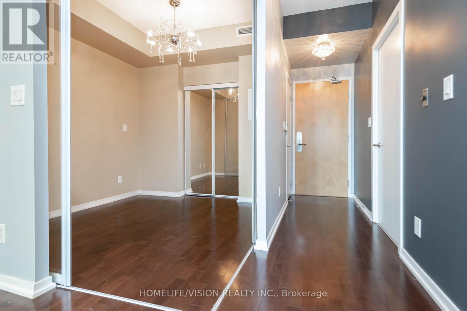 Photo 10 of 3909 55 Bremner Boulevard E, Toronto ON