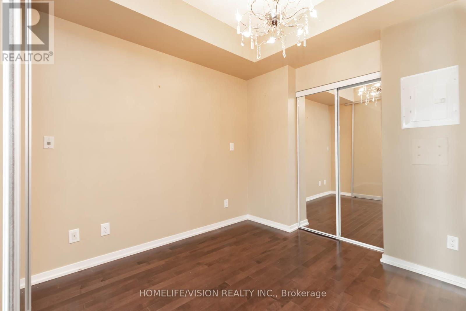 Photo 12 of 3909 55 Bremner Boulevard E, Toronto ON