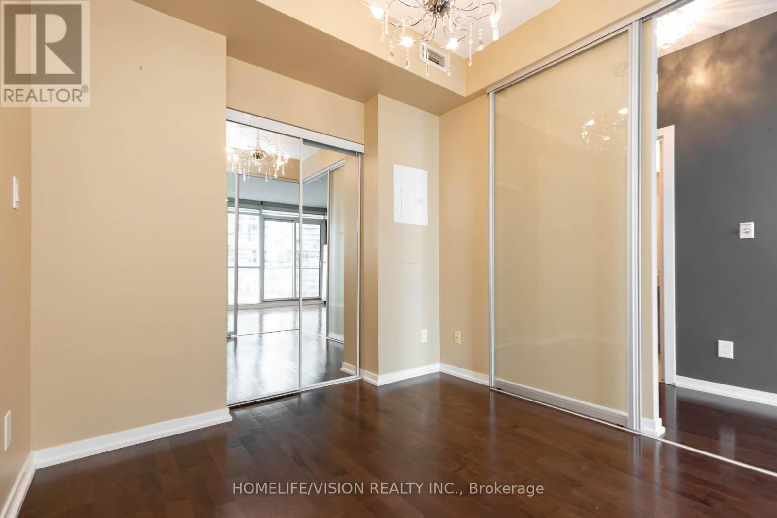 Photo 14 of 3909 55 Bremner Boulevard E, Toronto ON