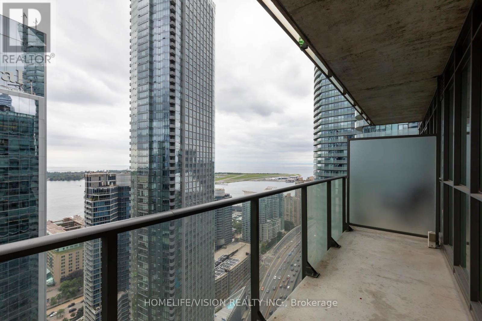 Photo 17 of 3909 55 Bremner Boulevard E, Toronto ON