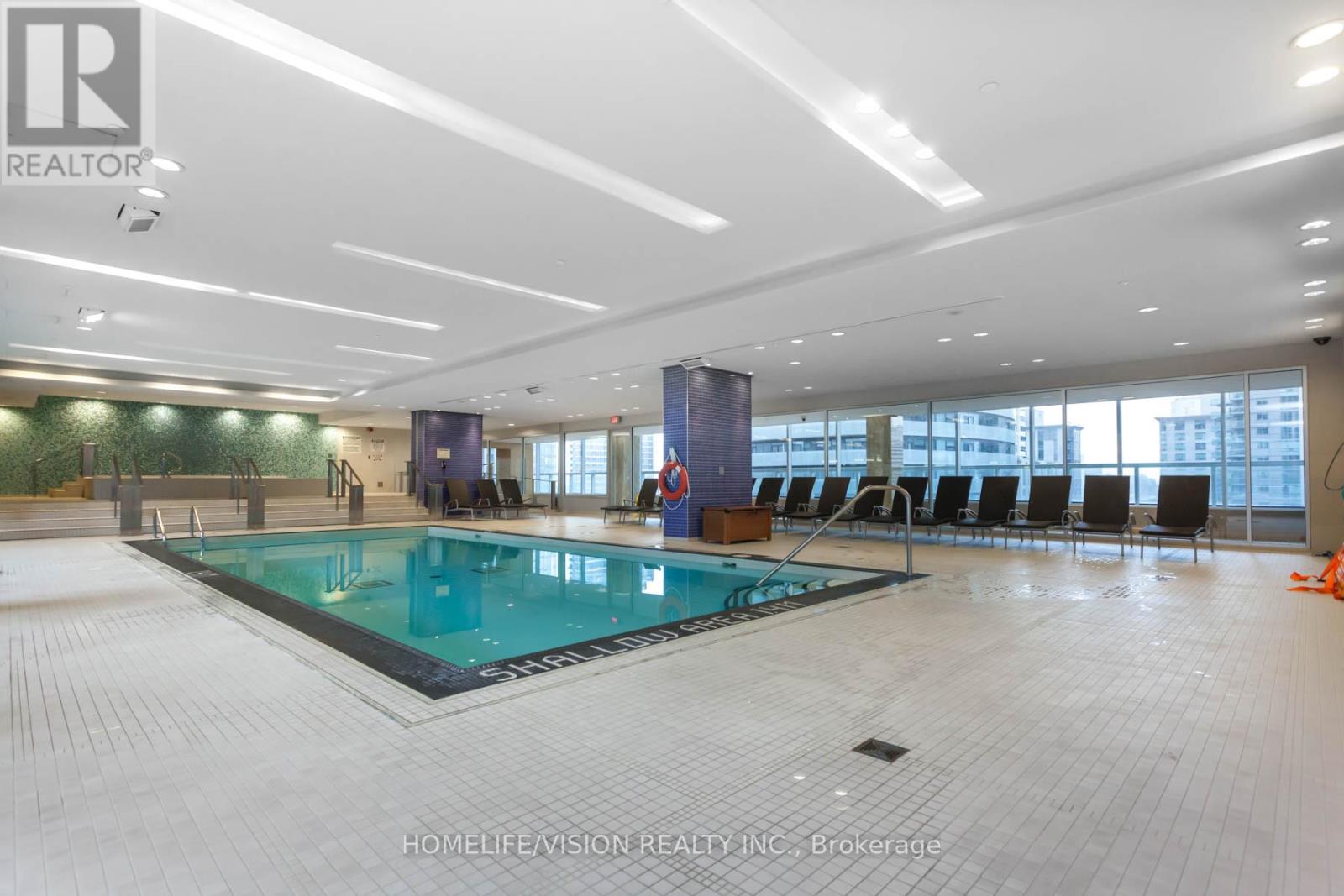 Photo 25 of 3909 55 Bremner Boulevard E, Toronto ON