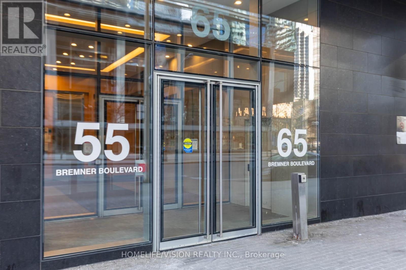 Photo 32 of 3909 55 Bremner Boulevard E, Toronto ON