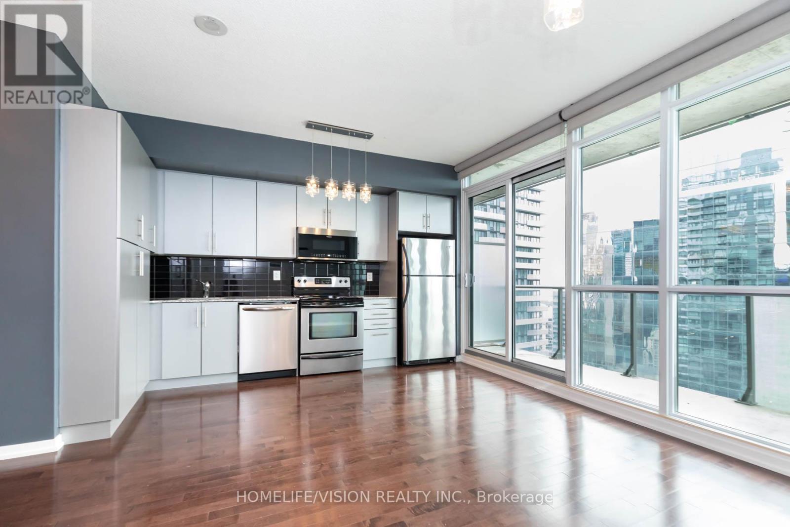 Photo 6 of 3909 55 Bremner Boulevard E, Toronto ON