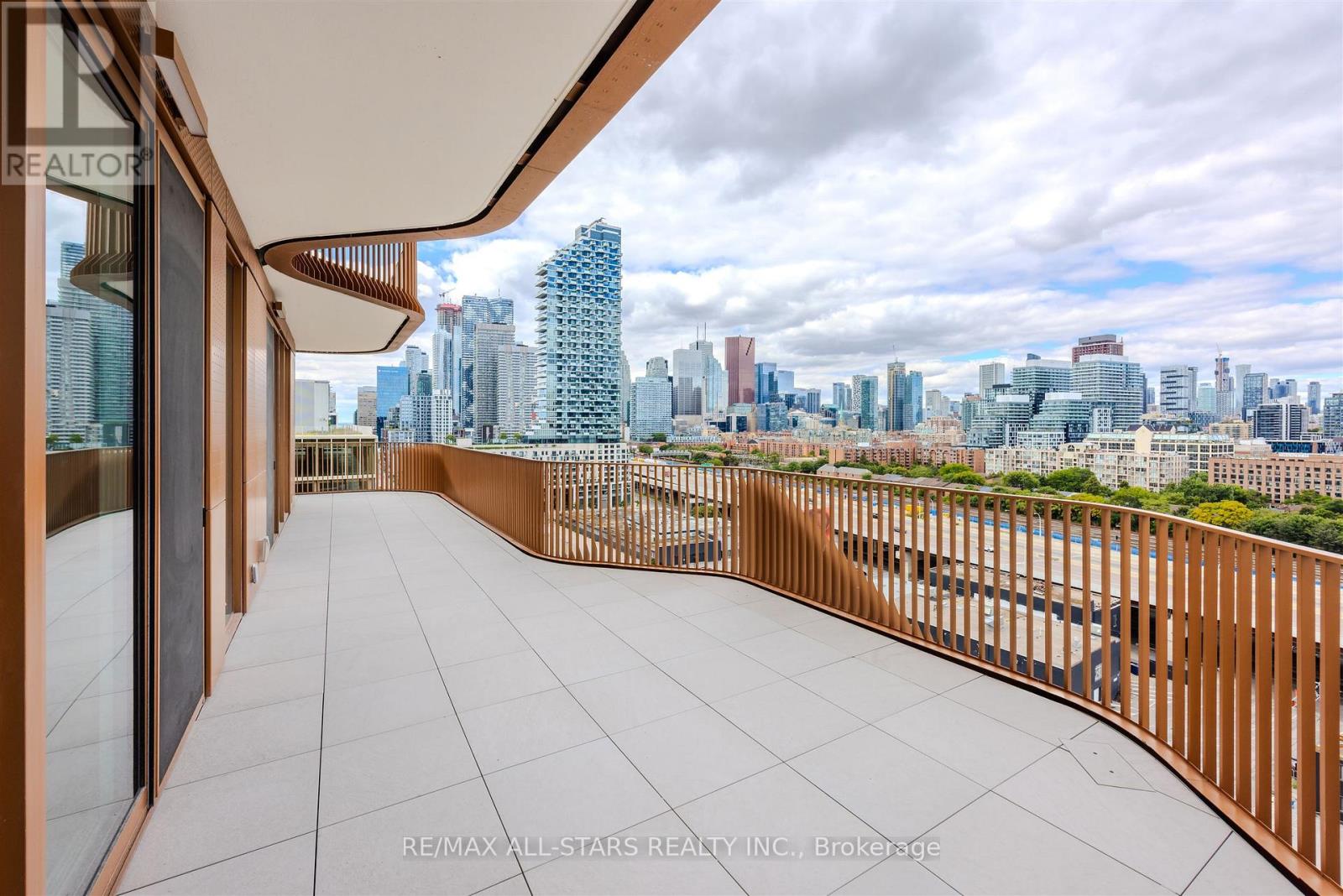 Photo 32 of 1328 155 Merchants Wharf, Toronto ON