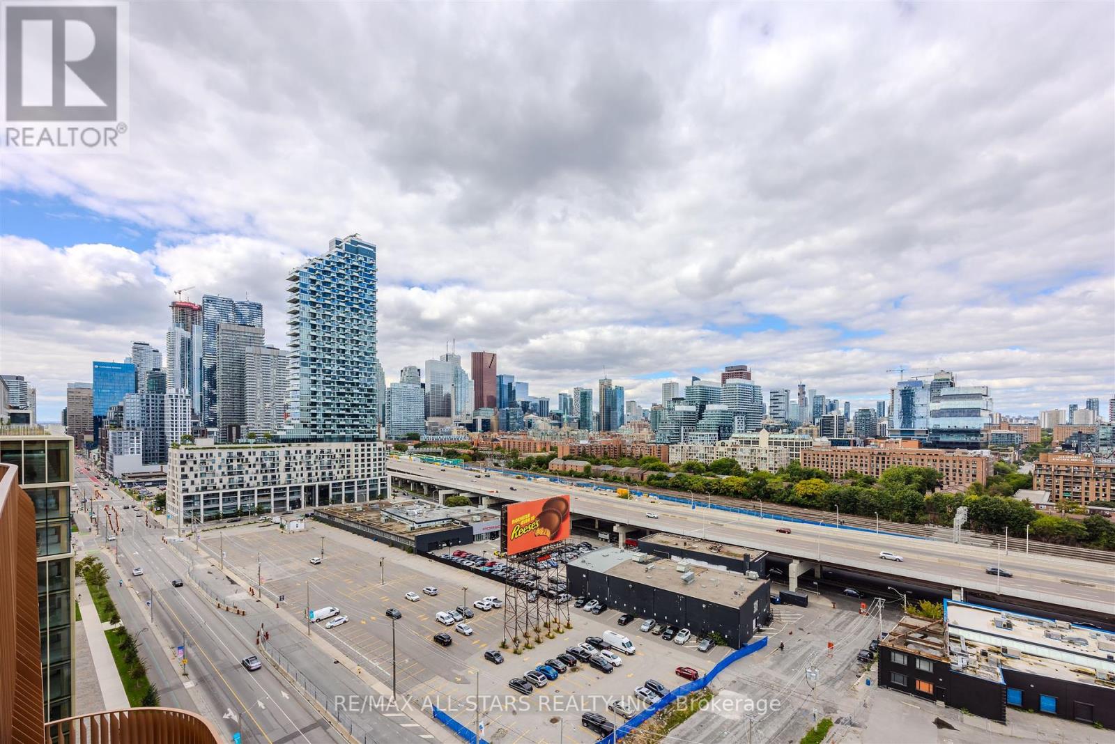 Photo 34 of 1328 155 Merchants Wharf, Toronto ON