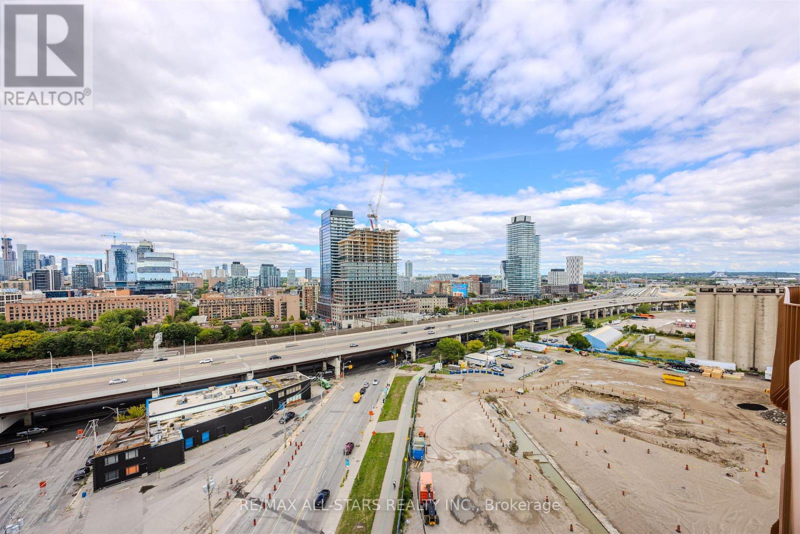 Photo 36 of 1328 155 Merchants Wharf, Toronto ON