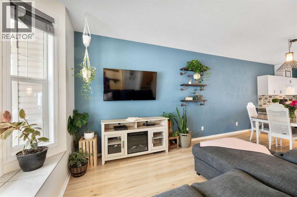 Photo 5 of 106 2006 Luxstone Boulevard, Airdrie AB