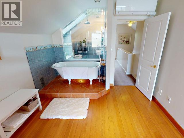 4557 WILLINGDON AVE, Powell River