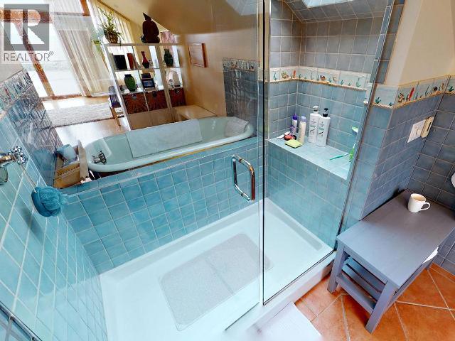 4557 WILLINGDON AVE, Powell River