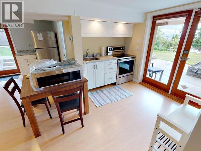 4557 WILLINGDON AVE, Powell River