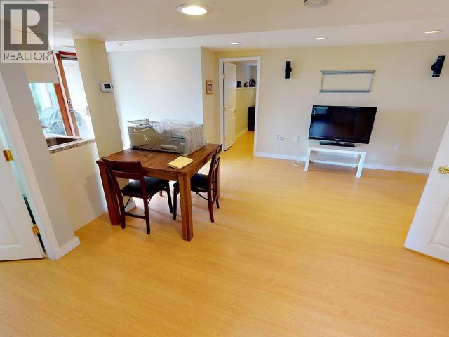 4557 WILLINGDON AVE, Powell River
