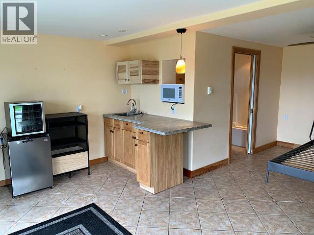 4557 WILLINGDON AVE, Powell River