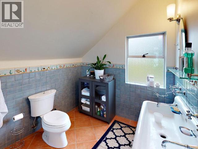 4557 WILLINGDON AVE, Powell River