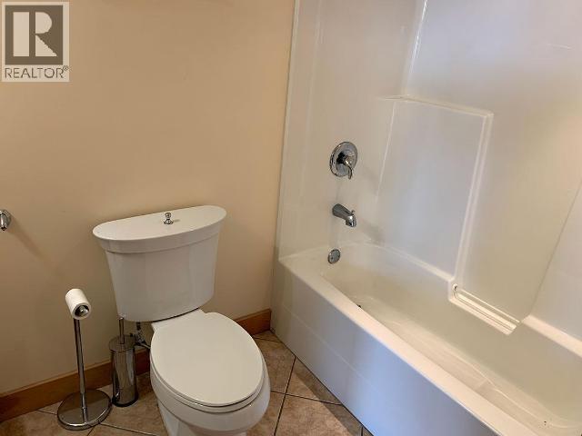 4557 WILLINGDON AVE, Powell River