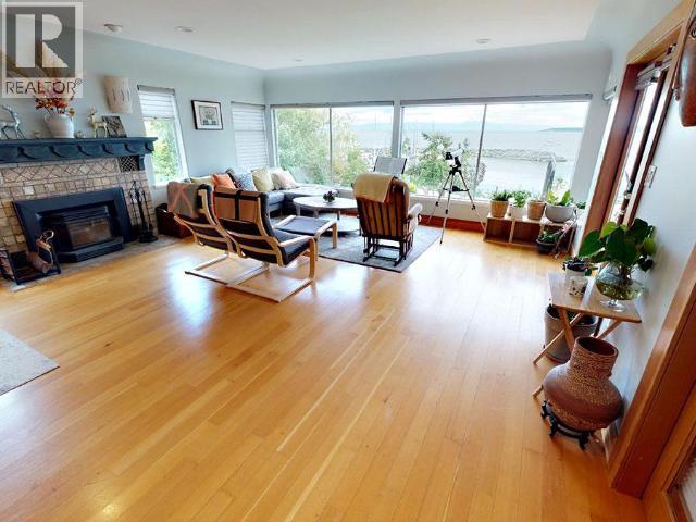 4557 WILLINGDON AVE, Powell River